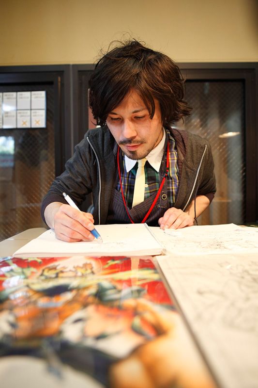 ”كوجيما إيو“ من مكتب المحرر في ستوديو المانغاهو خريج من جامعة ”كيوتو سيكا“.