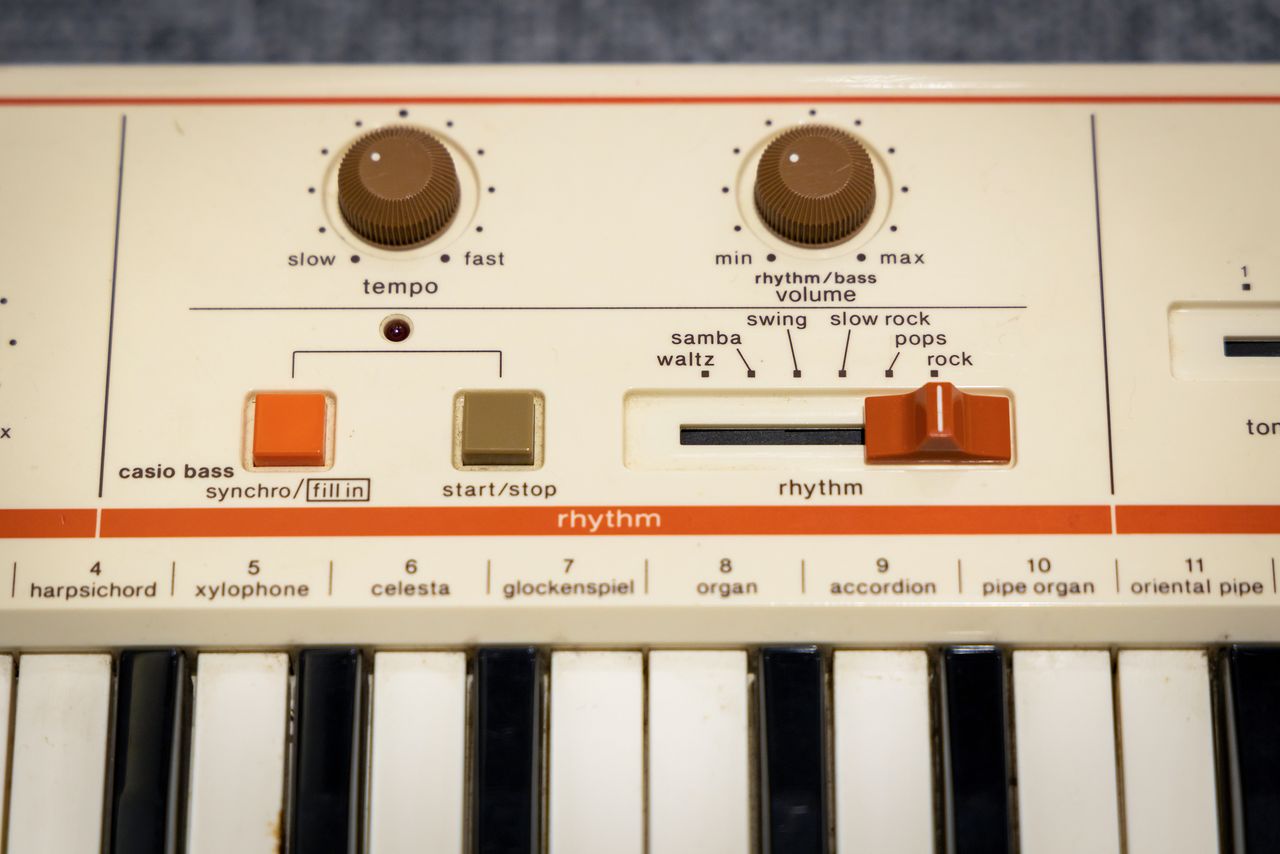The preset buttons on the Casiotone MT-40. The number of switches was limited, which made selecting and using the presets less than straightforward. Noel Denny remembered having “lost the rhythm” at one stage during the songwriting process.  