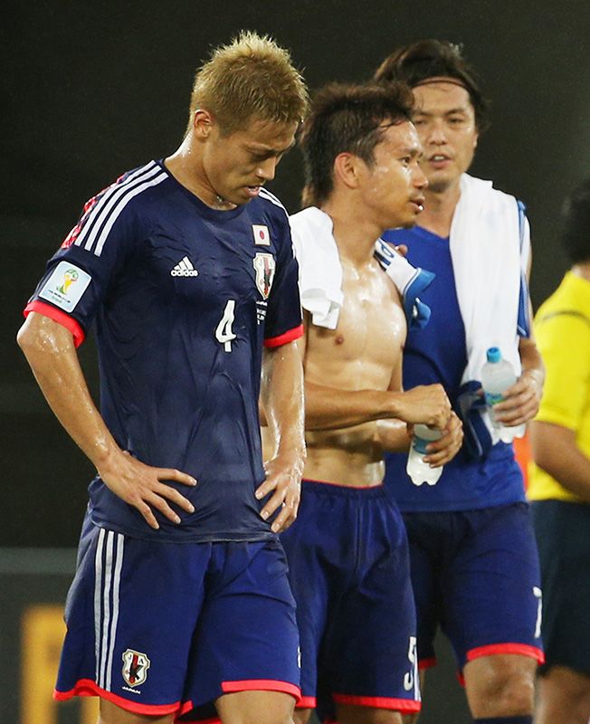 ギリシャと引き分け、肩を落とす本田圭佑。(写真提供=時事)