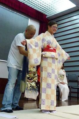 蘇州大学での着付け体験