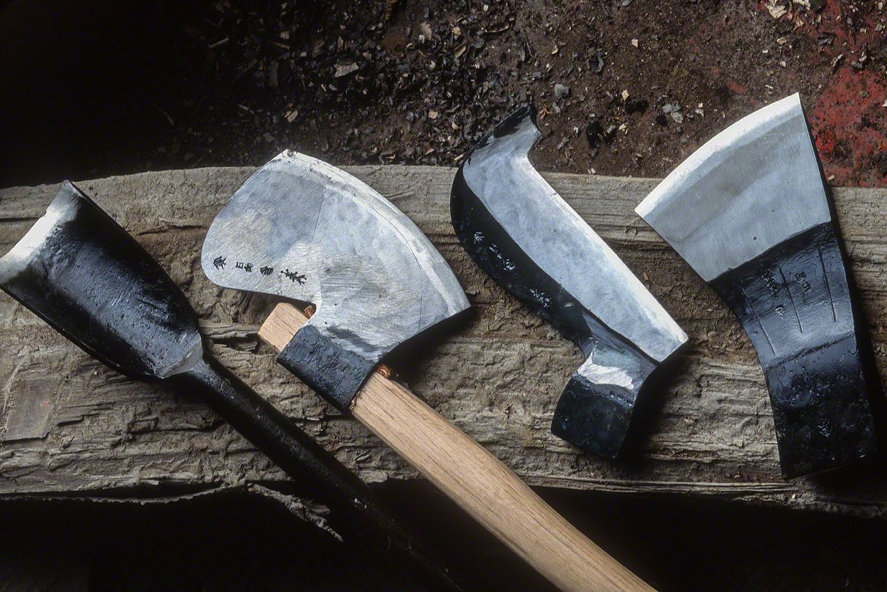 宮崎県日向市の山本鍛冶製作所の作った山仕事(林業)の道具