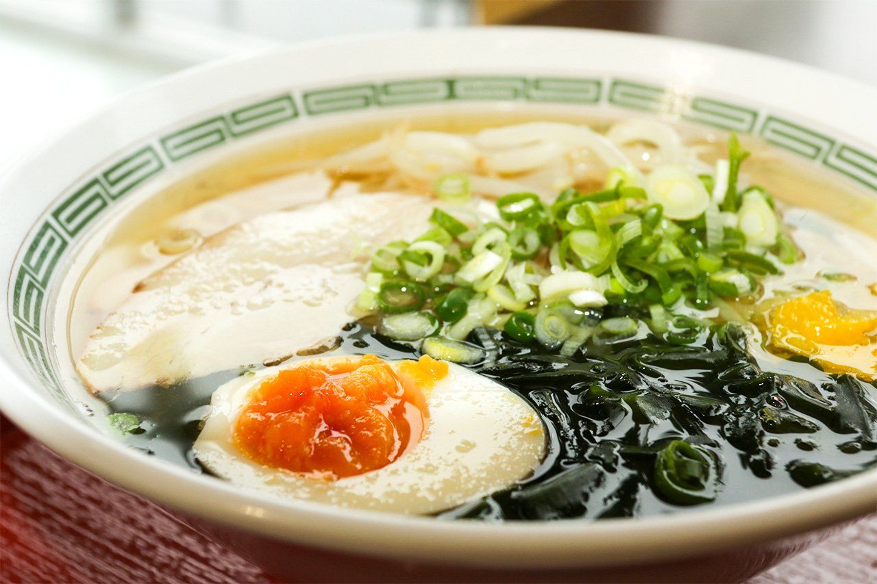 海帶芽拉麵(PIXTA)