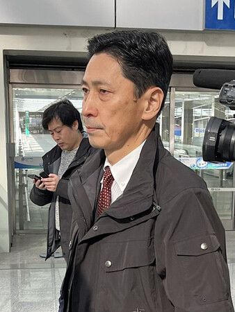 17日,外務省亞洲大洋洲局長金井正彰抵達中國北京機場