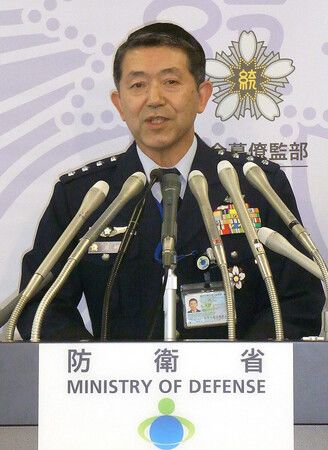 曾擔任自衛隊制服組最高職位統合幕僚長的岩崎茂先生。攝於2013年4月,東京都新宿區