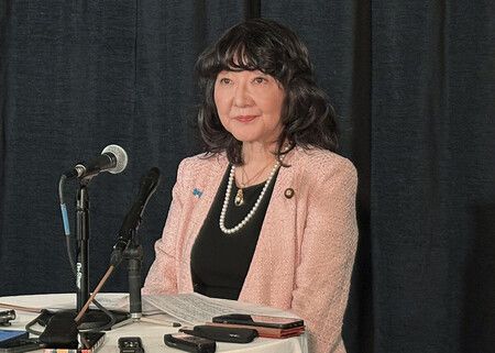 財務相片山皋月接受記者團採訪。攝於12日,美國華盛頓