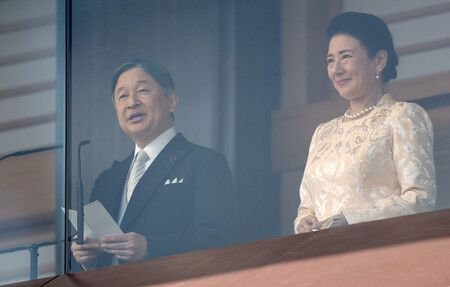 天皇跟皇后陛下在慶祝66歲生日的一般參賀中致詞。23日上午於皇居