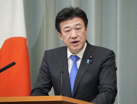 舉行記者會的木原稔官房長官。24日上午於首相官邸