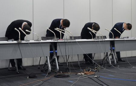 針對電梯受困事故,東京晴空塔營運公司高層於記者會道歉。25日下午於東京都墨田區