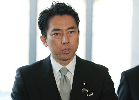 防衛大臣小泉進次郎於防衛大學校接受採訪。14日於神奈川縣橫須賀市