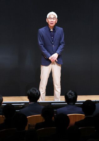 NEC社長森田隆之於入社式致詞。1日上午於川崎市