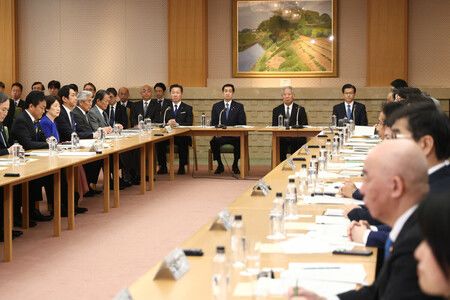 出席關於確保皇族人數與野黨協議的各黨、各會派代表。15日下午於東京永田町眾院議長公邸