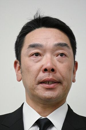因涉嫌對長女施暴遭到逮捕、在獲得釋放後召開記者會的職棒巨人隊前總教練阿部慎之助。5月26日攝於東京都千代田區