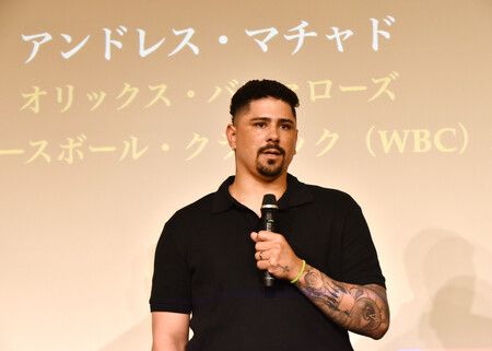 在復興活動上接受媒體採訪的職棒歐力士隊投手馬查多。9日攝於東京・丸之內的東京會館