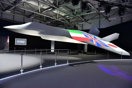 日本、英國與義大利共同開發的次世代戰機最新概念模型。攝於2024年7月英國漢普郡范堡羅航空展