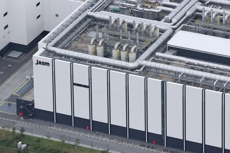 全球最大晶圓代工廠台積電(TSMC)熊本工廠,29日中午攝於熊本縣菊陽町。(時事通信包機拍攝)