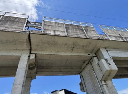 熊本地震造成高架橋受損。(JR九州提供)