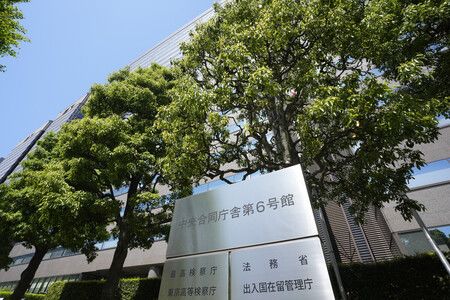 日本出入國在留管理廳所在的中央合同廳舍第6號館。(2024年5月攝於東京都千代田區)