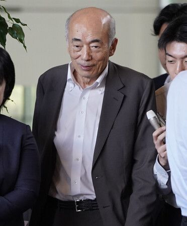 安全保障三文件修訂專家會議第三次會議結束後,主席、前駐美大使佐佐江賢一郎步出首相官邸。(4日下午,東京永田町)