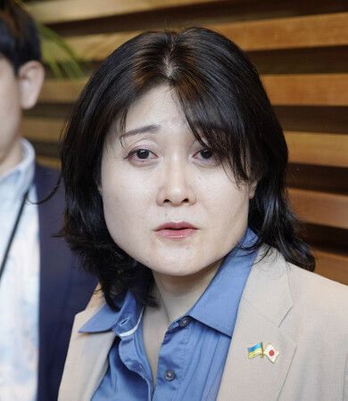 筑波大學教授東野篤子接受媒體採訪。(4日下午,首相官邸)