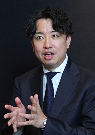 接受專訪的大戶屋控股社長三森智仁。橫濱市