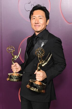 Hiro Murai(村井浩)獲得艾美獎喜劇類最佳導演獎。14日攝於美國洛杉磯。(法新社/時事通信)