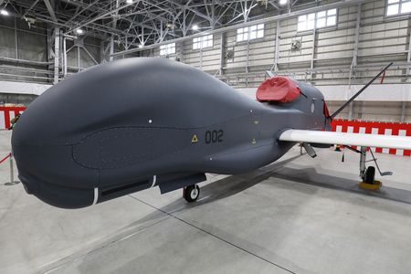日本航空自衛隊的美製大型無人偵察機「全球鷹」(Global Hawk)。2023年1月攝於青森縣三澤市