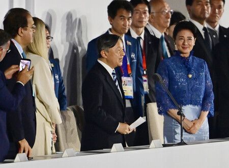 日本天皇德仁在愛知名古屋亞運開幕式宣布大會開幕。19日攝於Paloma瑞穗體育場