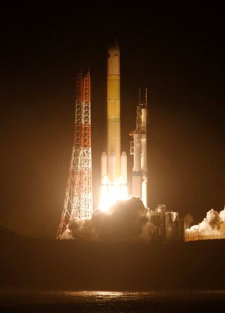 搭載火星衛星探測器「MMX」的日本H3火箭10號機,20日凌晨從鹿兒島縣種子島宇宙中心成功發射