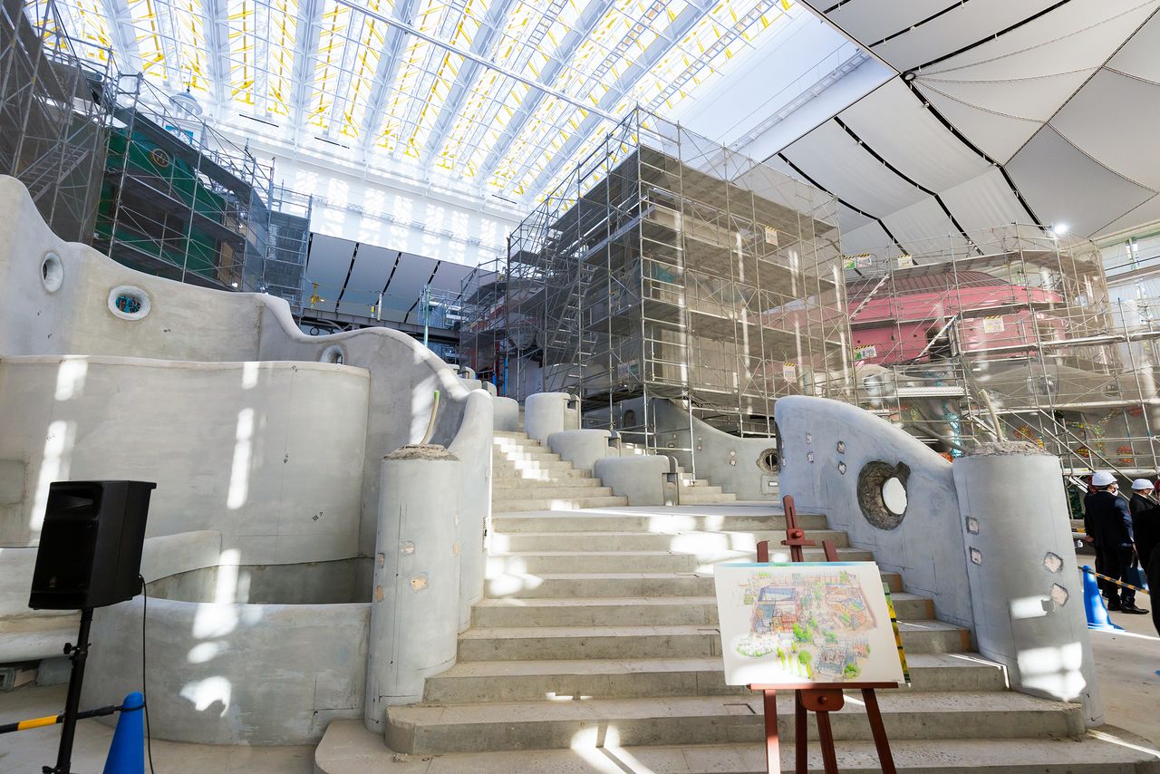 سيتيح مستودع جيبلي الكبير -قيد الإنشاء الآن- مساحة مريحة مليئة بالضوء الطبيعي (حقوق الصورة لاستوديو جيبلي 2022).
