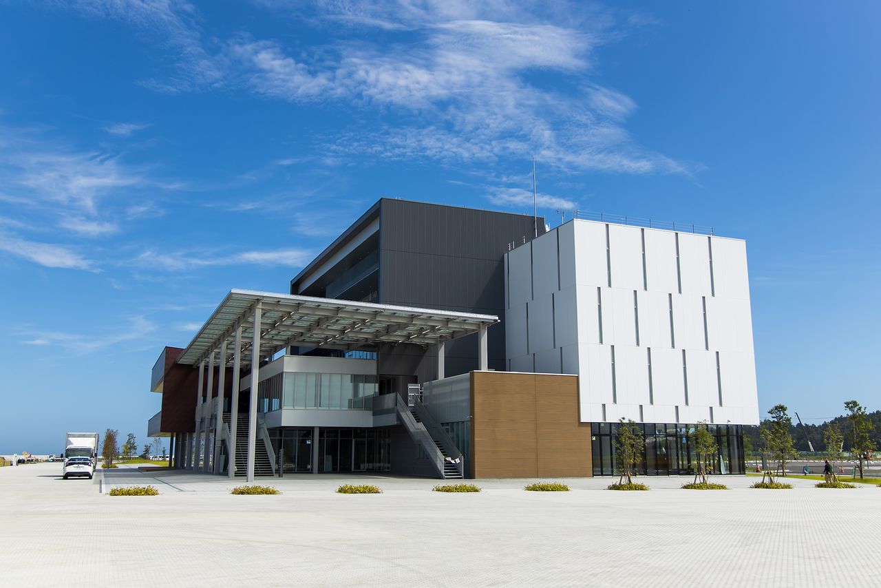 يضم مركز فوتابا لإعداد المشاريع التجارية والخدمات المجتمعية المقر الرئيسي لإحدى مجموعات العمل من شركة طوكيو القابضة للطاقة الكهربائية، الشركة المشغلة لمحطة فوكوشيما دايئتشي، المكلفة بالمساعدة في إعادة إعمار المنطقة.