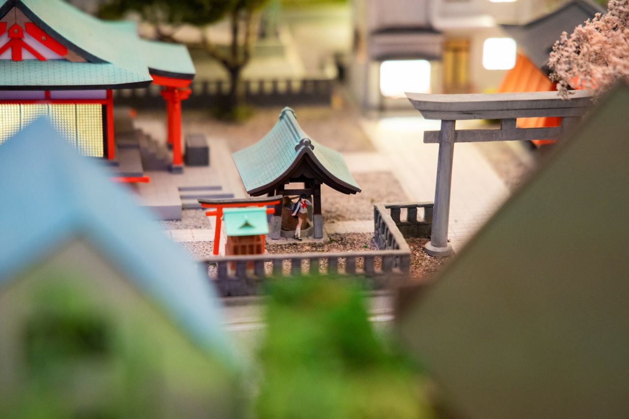 ليس من السهل العثور على أماكن تواجد أبطال المانغا (سايلور مون). (الصورة من تاكى أوتشي ناؤكو)