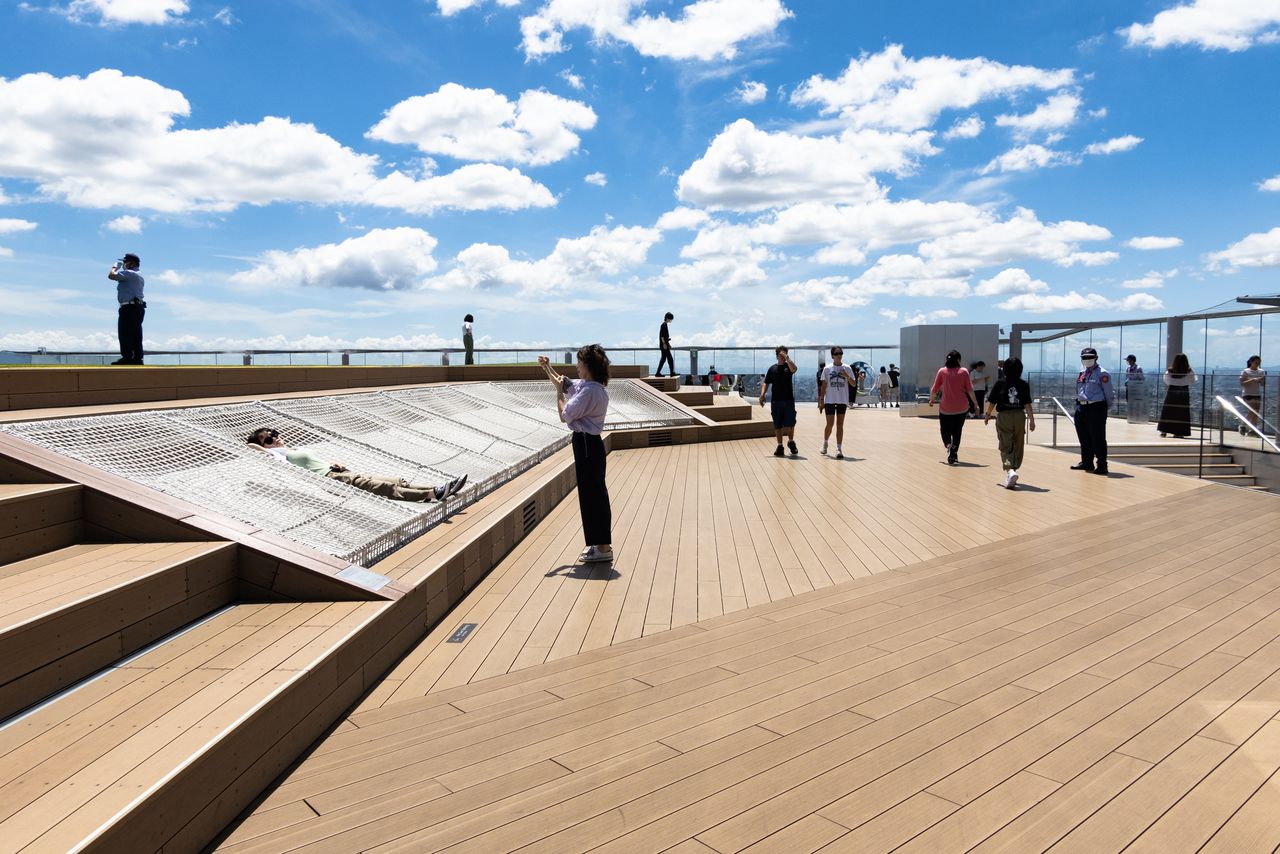 ”الأرجوحة السحابية“ حيث يمكنك الاسترخاء بحرية.