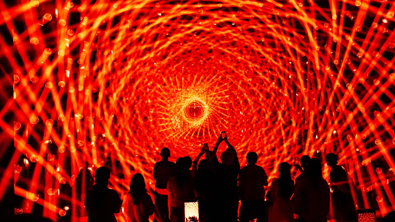 teamLab Borderless: A New Immersive Light Experience in Tokyo