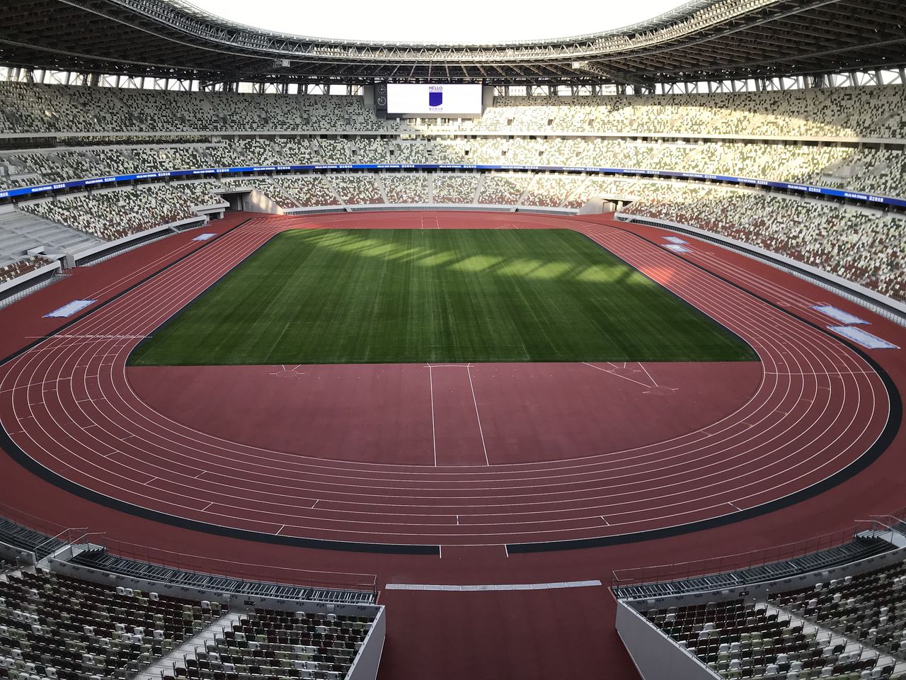 الإستاد الوطني الجديد على أهبة الاستعداد لأولمبياد 2021. (أمانو هيساكي).