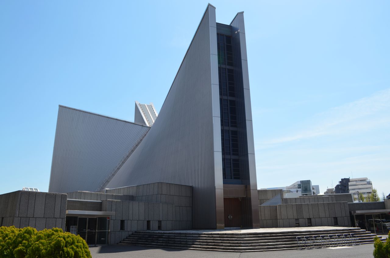 كانت كاتدرائية سانت ماري في طوكيو، التي اكتُمل تشييدها في عام 1964، واحدة من الأعمال التي لفتت الأنظار الدولية تجاه تانغى. بيكستا.