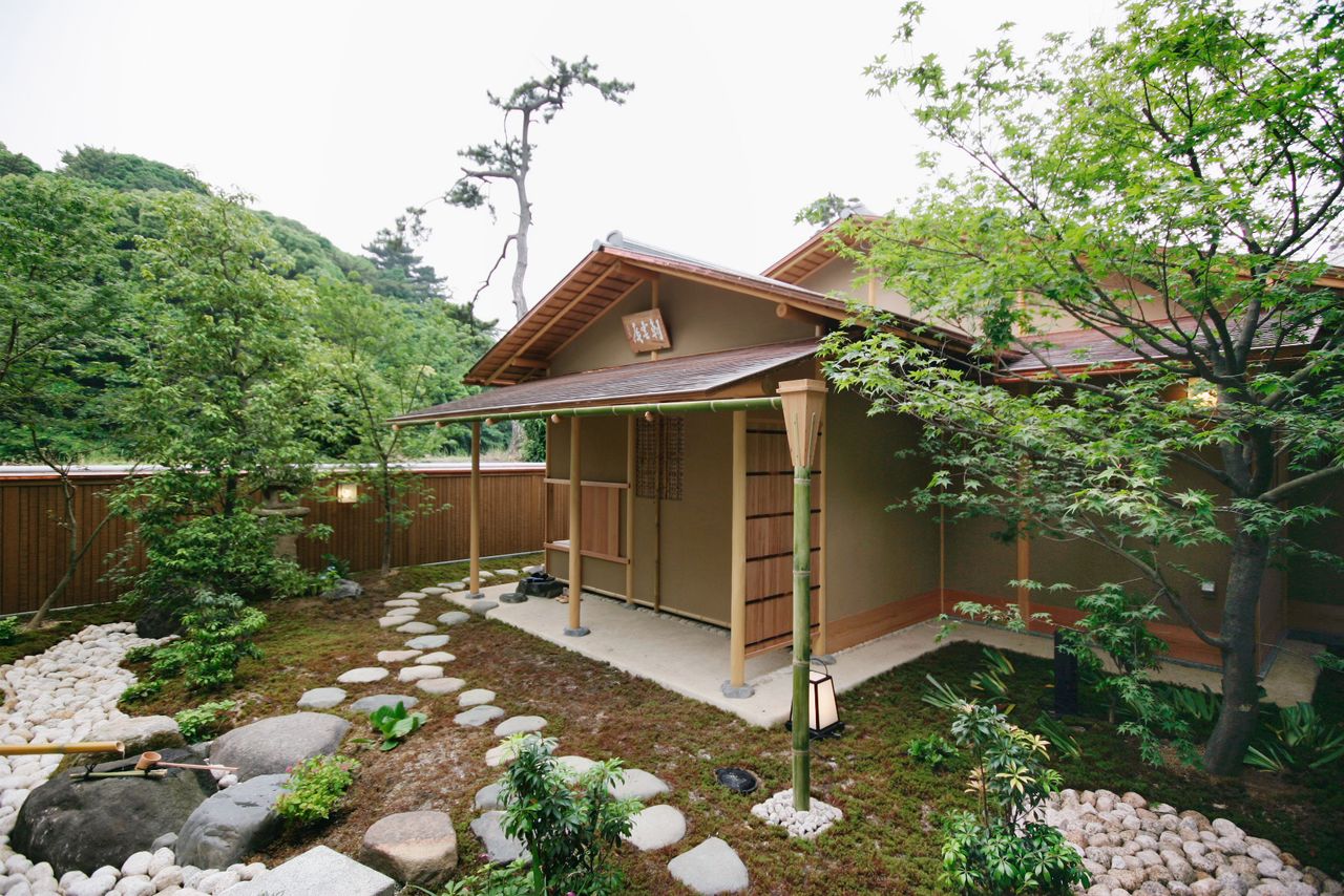 تشون آن، في ساكاي بمحافظة أوساكا، هي عبارة عن إعادة بناء بيت شاي بناه ريكيو قبل 420 عامًا. جيجي برس.