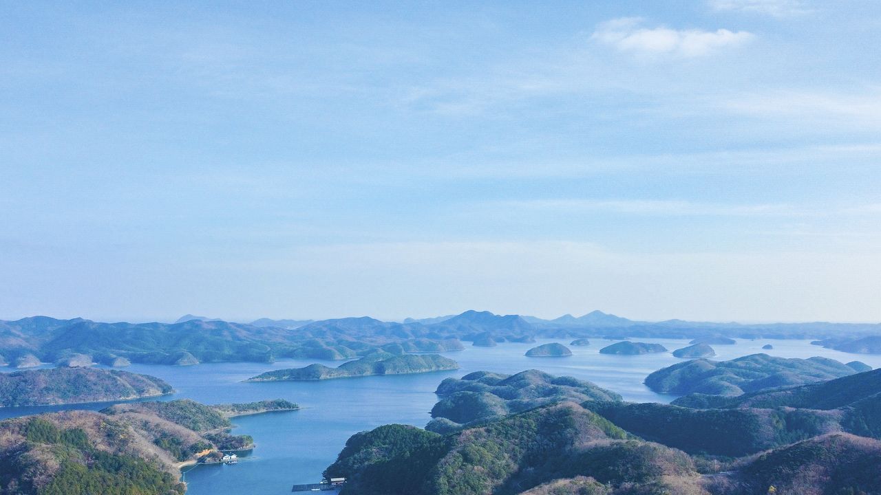 خليج آسو الخلاب في تسوشيما، كما يُرى من مرصد إيبوشيداكي.