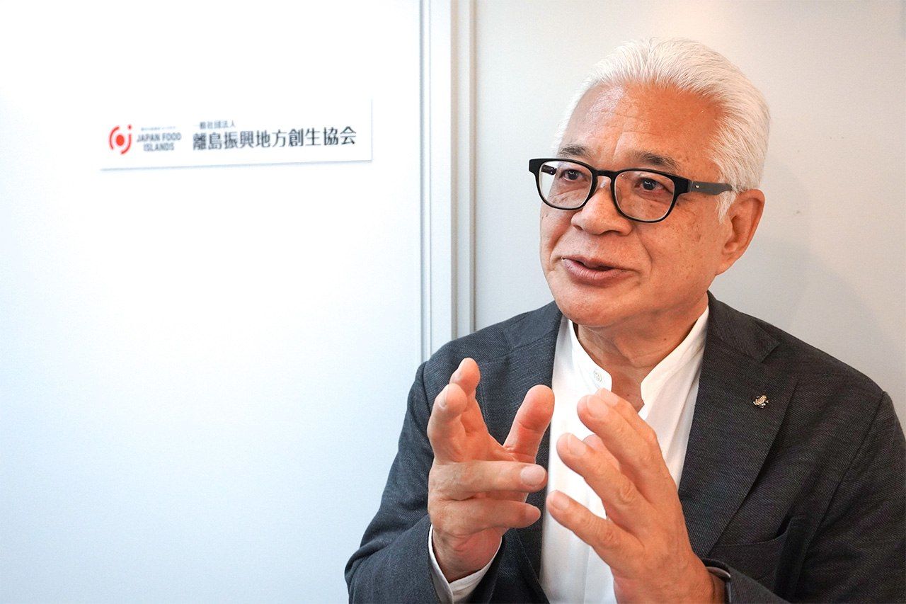سينّو كازوتوشي، رئيس مؤسسة الترويج ريتوشينكو تشيهوسوسي كيوكاي. (تصوير الكاتب)