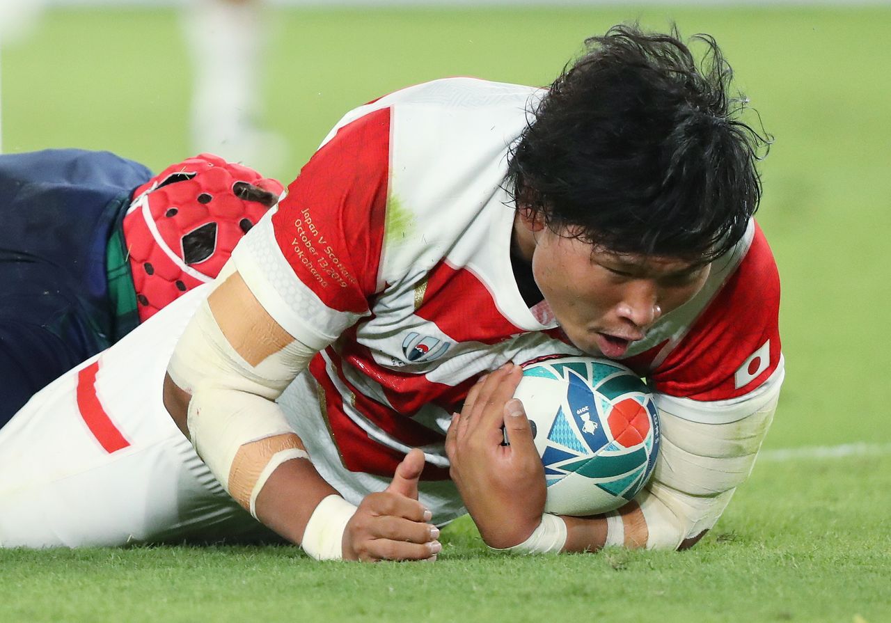 أحرز إيناغاكي كيئتا أول هدف له على الإطلاق بطريقة المحاولة مع فريق الأزهار الشجعان في 13 أكتوبر/تشرين الأول في مباراة ضد اسكتلندا في مرحلة المجموعات (جيجي برس).