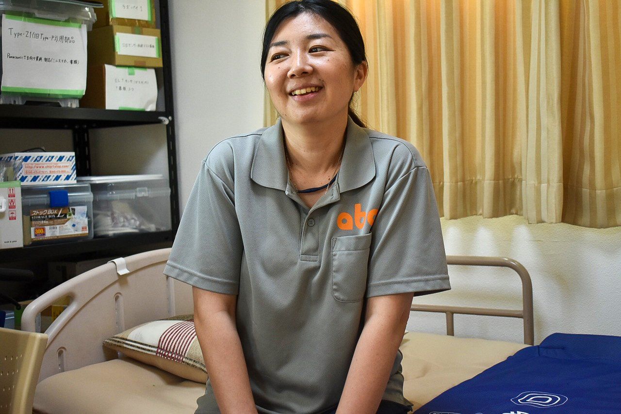 تضع أوي مستقبل الرعاية المنزلية نصب عينيها. Nippon.com.
