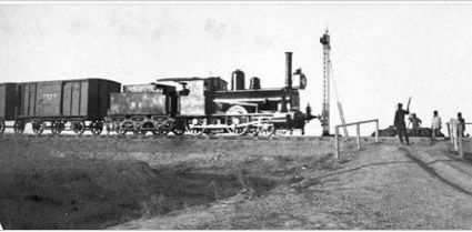 ”قطار على السكة الحديدية العابرة لبحر قزوين“ بعدسة المصور الفرنسي غاسبار فيليكس تورناشون في عام 1890.
