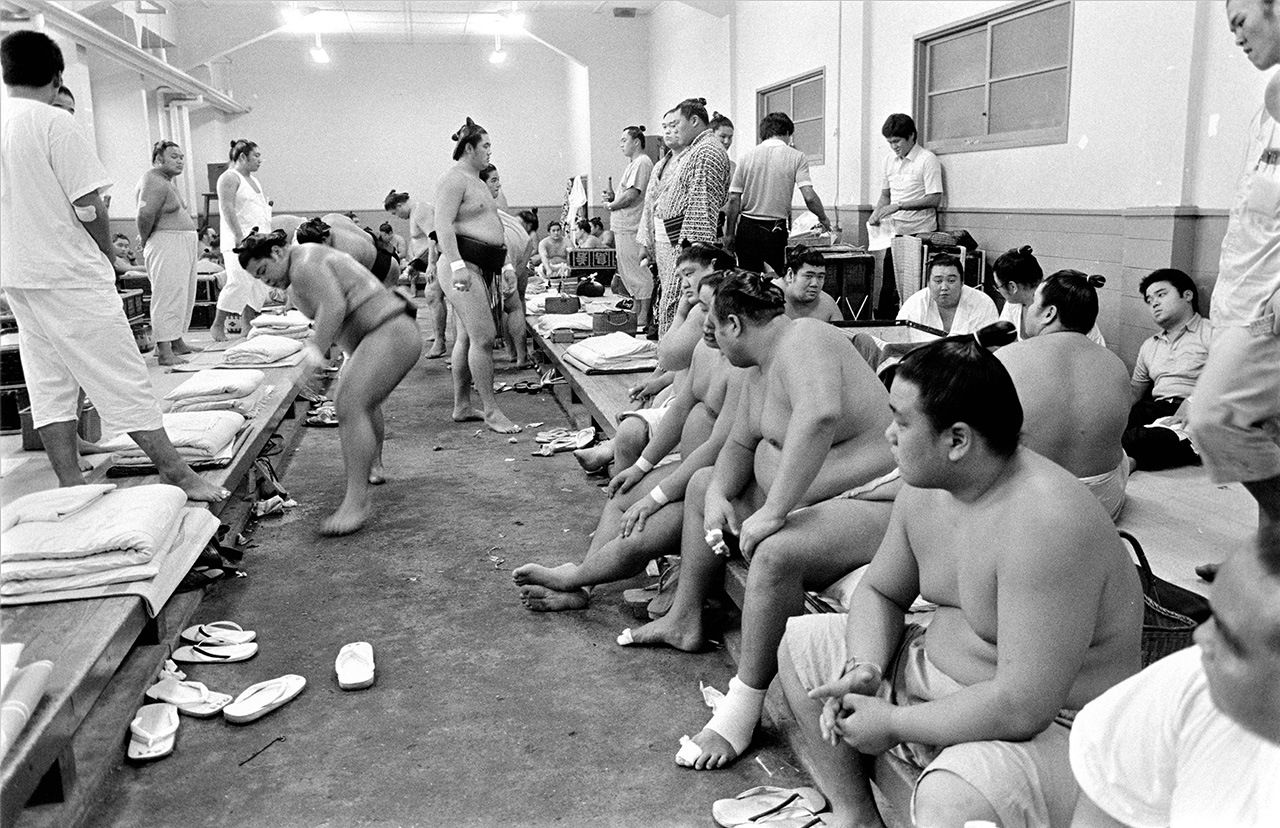 غرفة ’’شيتاكو بييا‘‘ في كوراماي كوكوغيكان حيث كانت تقام بطولات طوكيو للسومو حتى عام 1984 (© جيجي برس)