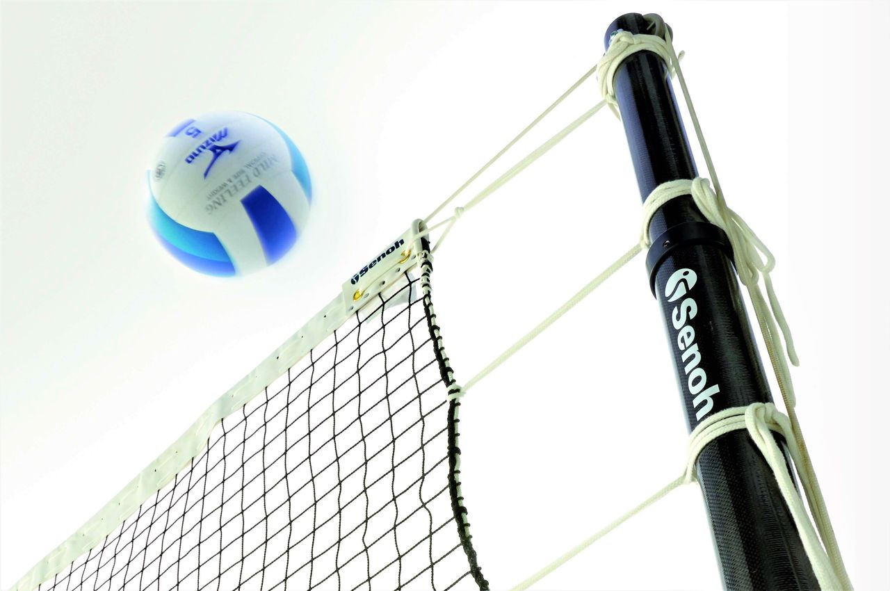 المنتجات الرئيسية التي تركز عليها شركة سينو هي الكرة الطائرة وكرة السلة. ولكن رياضة الجمباز تعتبر سوقا متخصصة من حيث المبيعات (© سينو)