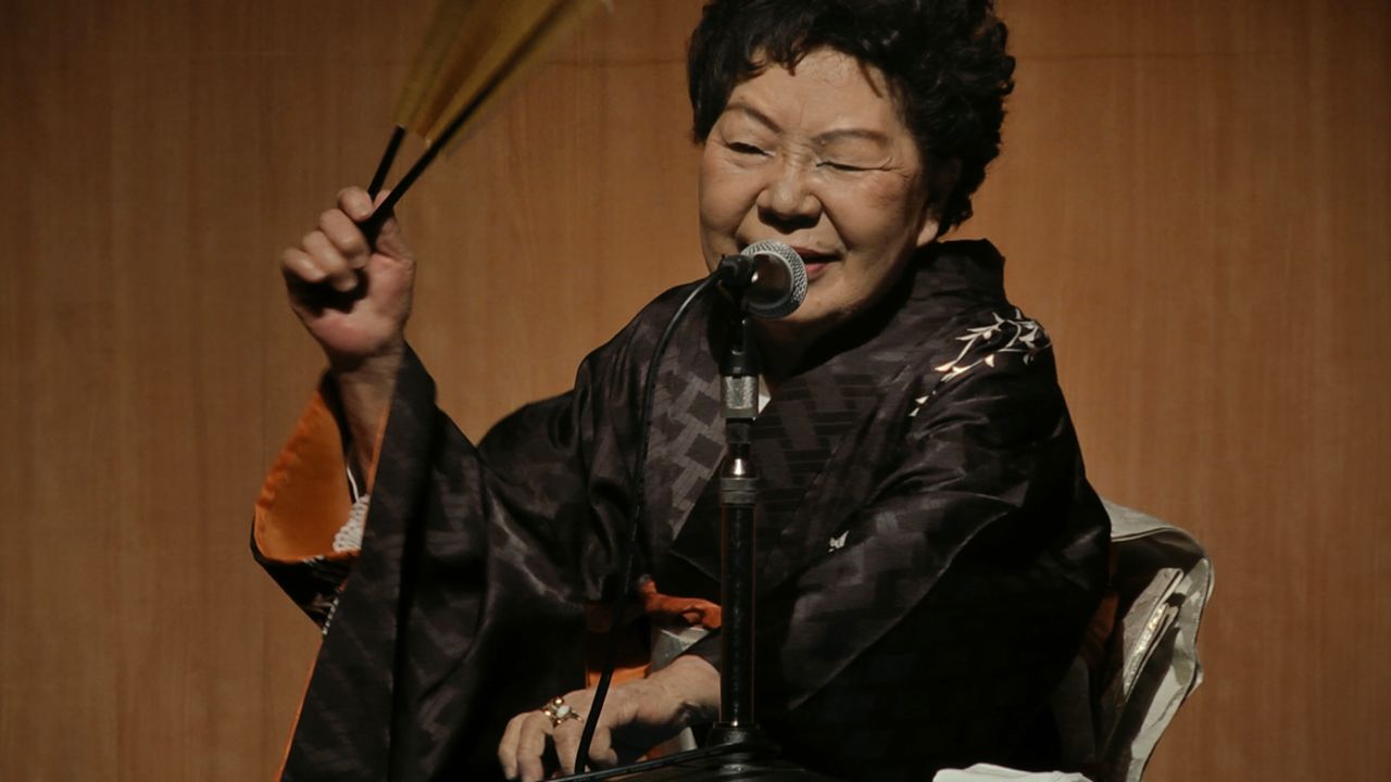 مغنية الـ روكيوكو الشهيرة ميناتويا كوريو. (© باسو باسو/ كاواكامي آتشيا)