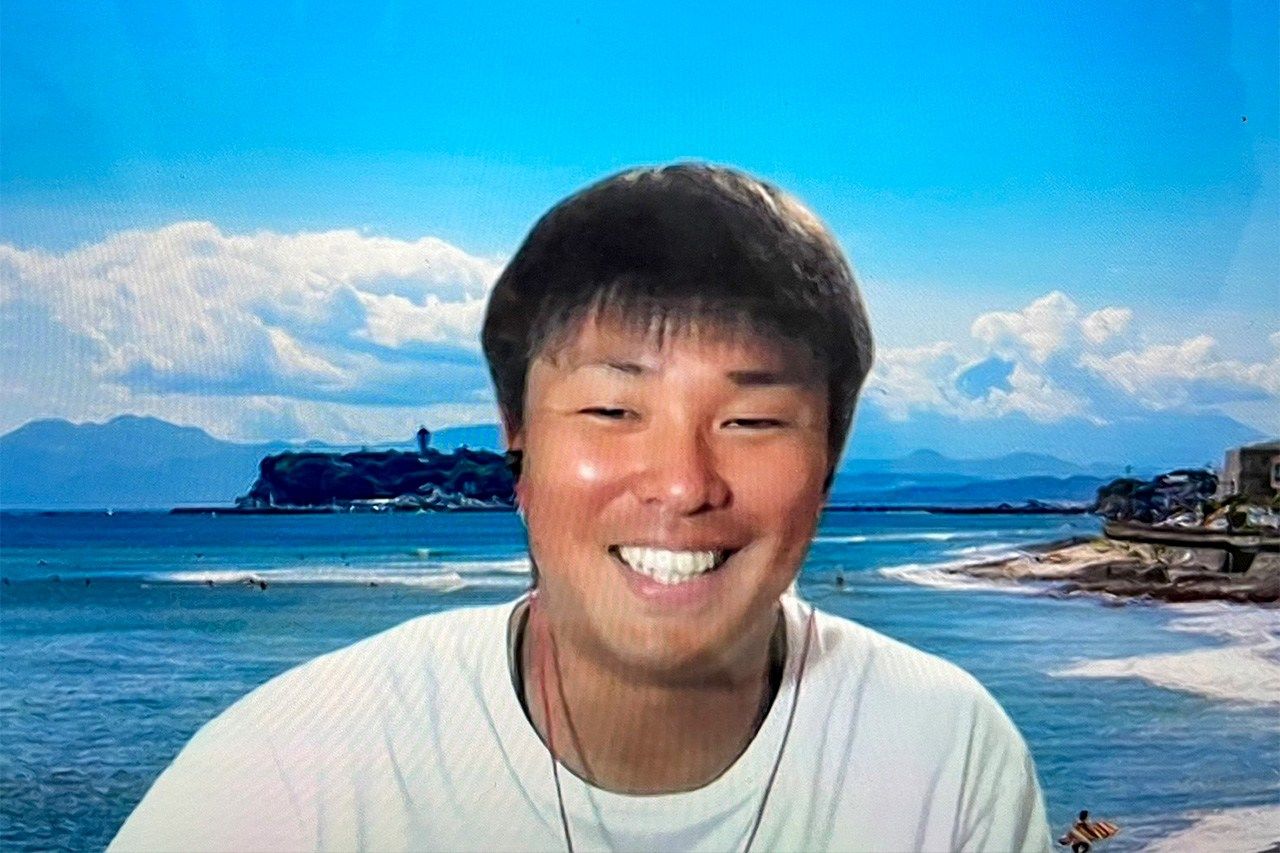 يقول إيكيدا روي: “كلما طال بقاؤك في الدار، قلّت معرفتك بالعالم الخارجي. لذلك من المهم أن تتواصل مع العالم الخارجي.” (بتصريح من غوتو إيري)