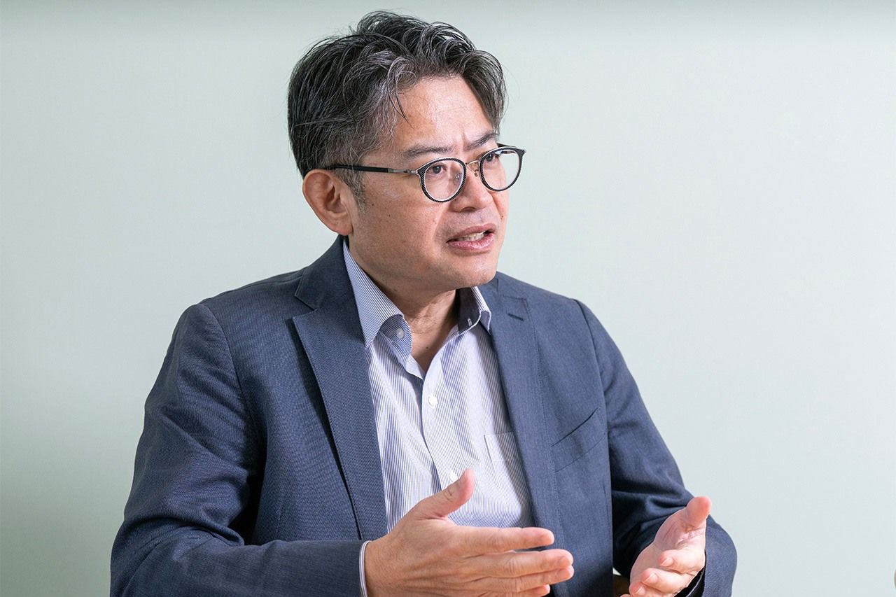 (© يوكوزيكي كازوهيرو)