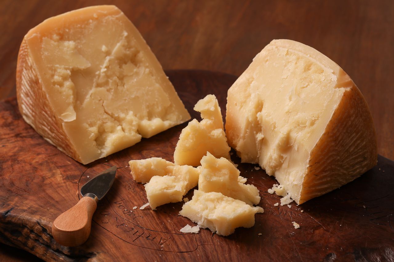 عينة من أجبان فاتّوريا بيو المعتقة ذات الإنتاج المحدود (الصورة من إهداء فاتّوريا بيو هوكايدو)