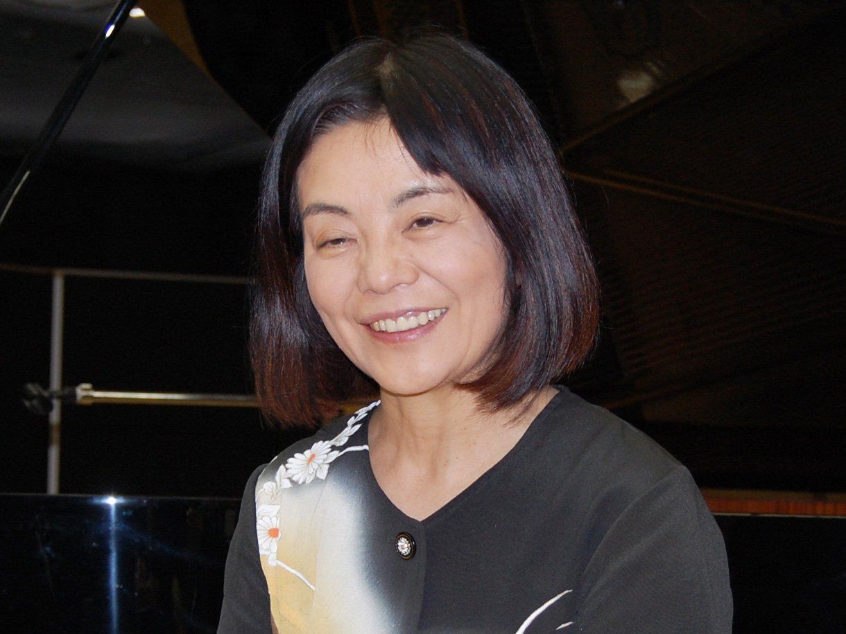 تاوادا يوكو وهي تحتفل بفوزها بجائزة الكتاب الوطنية الأمريكية عن الترجمة الإنجليزية لروايتها كينتوشي (أو المبعوث) في 15 نوفمبر/ تشرين الثاني 2018. تم التقاطها في جامعة واسيدا، طوكيو. جيجي برس.