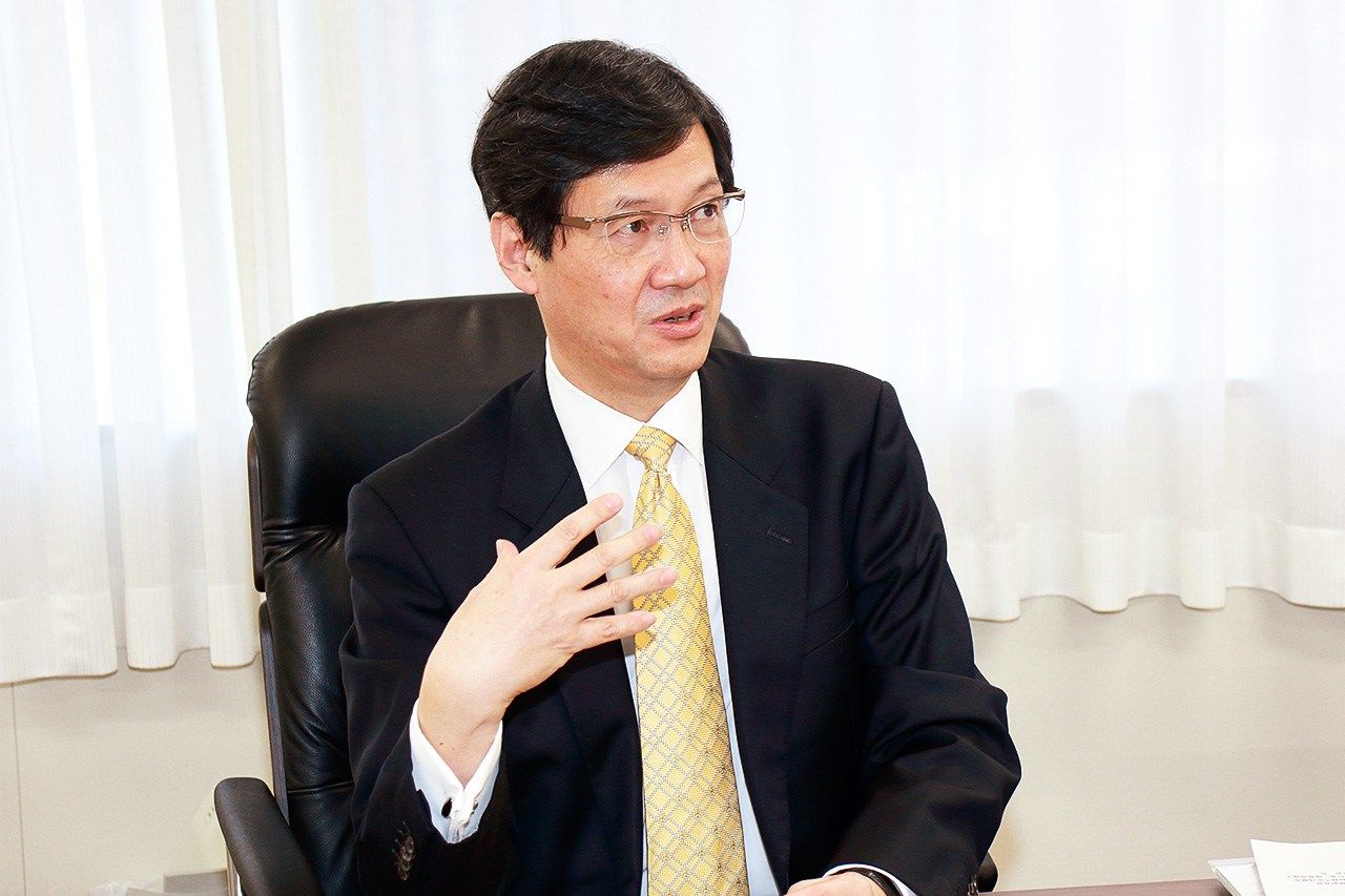يوكي فوميهيكو، نائب رئيس وكالة إعادة الإعمار.
