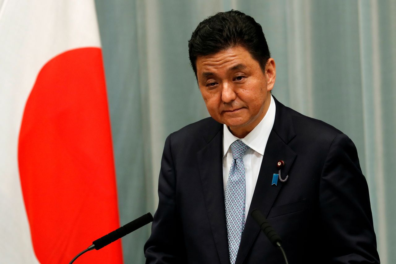 وزير الدفاع الياباني نوبو كيشي - صورة من أرشيف رويترز.